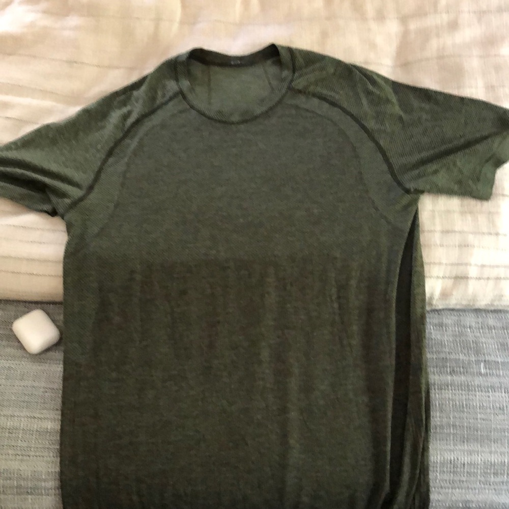 Men’s Lululemon Shirt